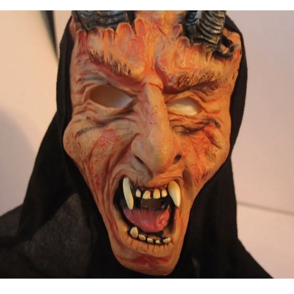 One Devil hooded mask